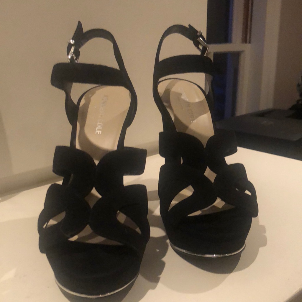 Brand New Kenneth Cole New York  Suede  Never Worn